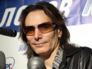 Steve Vai фотография #10 (источник - https://vk.com/id13277808)